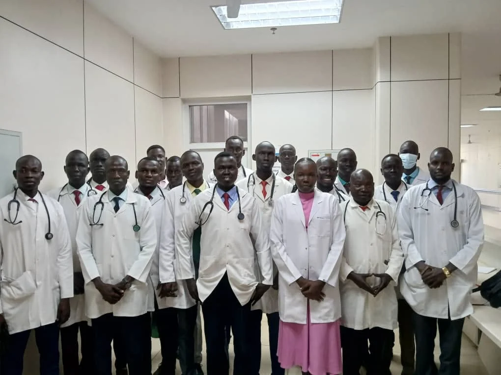 Final-year medical students and clinical supervisors at a teaching hospital