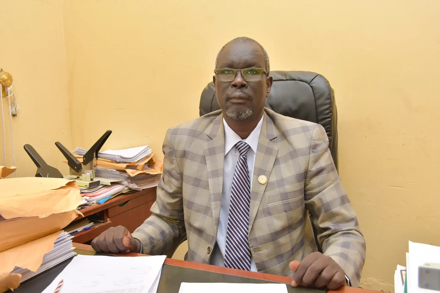 Stephen Ashouth Atem Yong, Dean